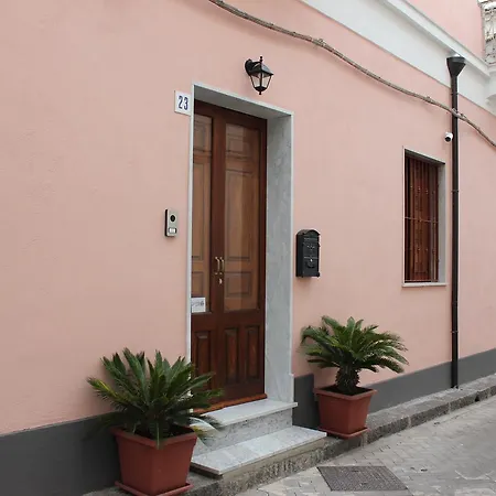 Le Pomelie Dell'etna Bed & Breakfast 3*