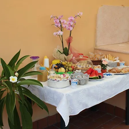 Le Pomelie Dell'etna Bed & Breakfast 3*
